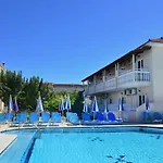 Hotel Tassia For Families & Couples - Apartments
